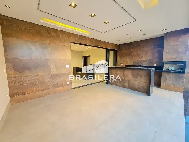 Casa com 275m² 3 quartos e 5 banheiros, à venda, no bairro Jardins Capri em Senador Canedo