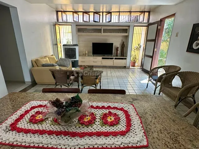 Casa com 352m² 3 quartos e 4 banheiros, à venda, no bairro Vermelha em Teresina