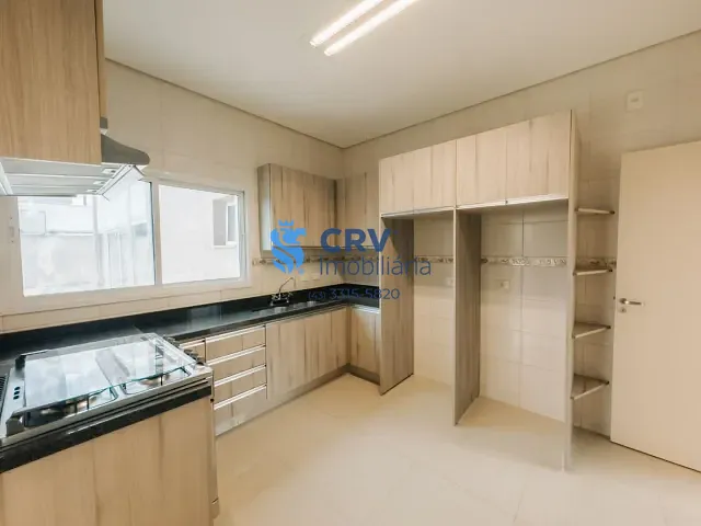 Casa com 600m² 3 quartos e 5 banheiros, à venda, no bairro Sun Lake Residence em Londrina