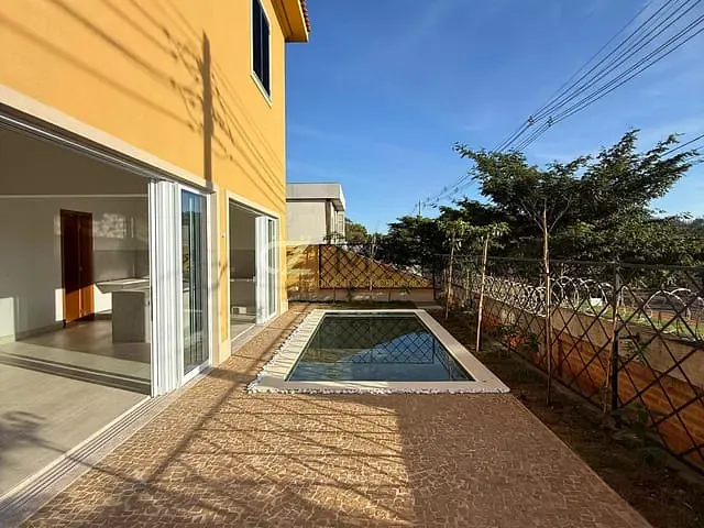 Casa com 402m² 3 quartos e 5 banheiros, à venda, no bairro Vila do Golf em Ribeirão Preto