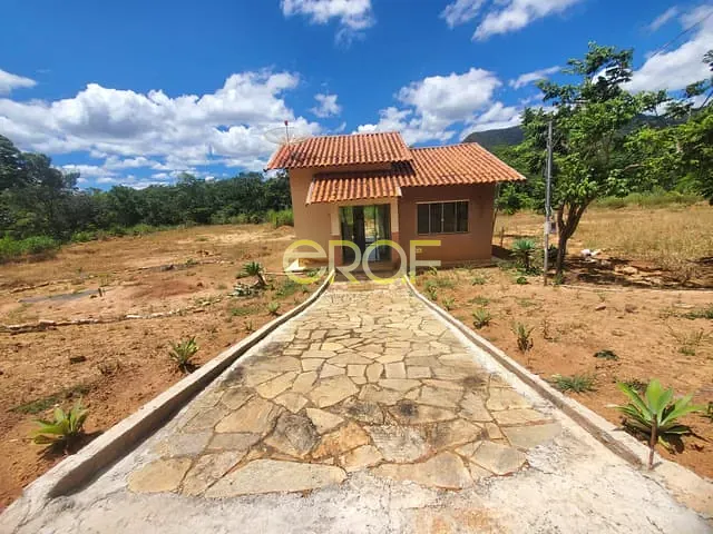 Casa 2 quartos e 1 banheiro, à venda, no bairro Centro em Formosa