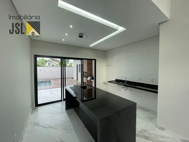 Casa com 300m² 3 quartos e 2 banheiros, à venda, no bairro Condomínio Terras do Vale em Caçapava