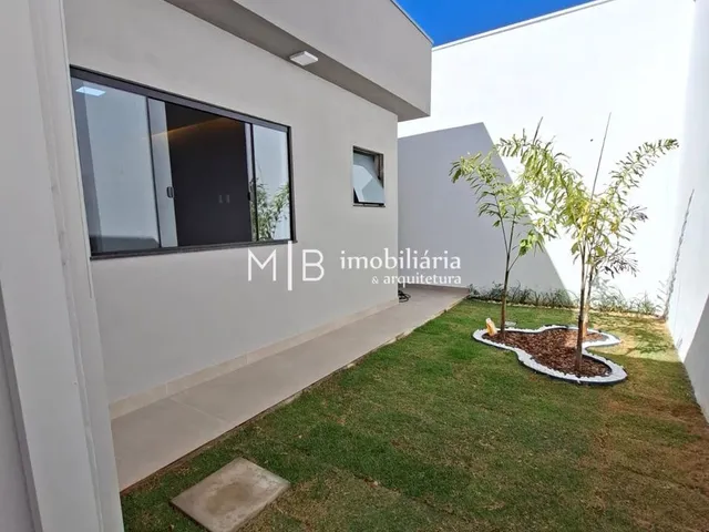 Casa 3 quartos e 2 banheiros, à venda, no bairro Residencial Sant'ana I em Lavras