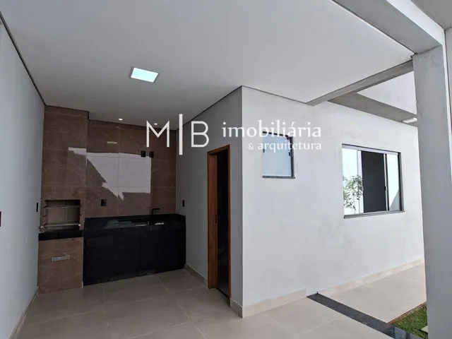 Casa 3 quartos e 2 banheiros, à venda, no bairro Residencial Sant'ana I em Lavras