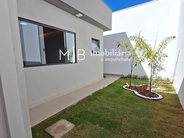 Casa 3 quartos e 2 banheiros, à venda, no bairro Residencial Sant'ana I em Lavras