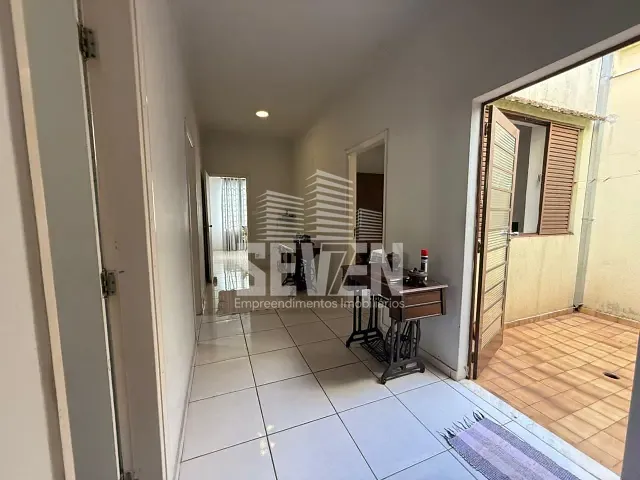 Casa com 400m² 4 quartos e 4 banheiros, à venda ou para alugar, no bairro Vila Flores em Bauru