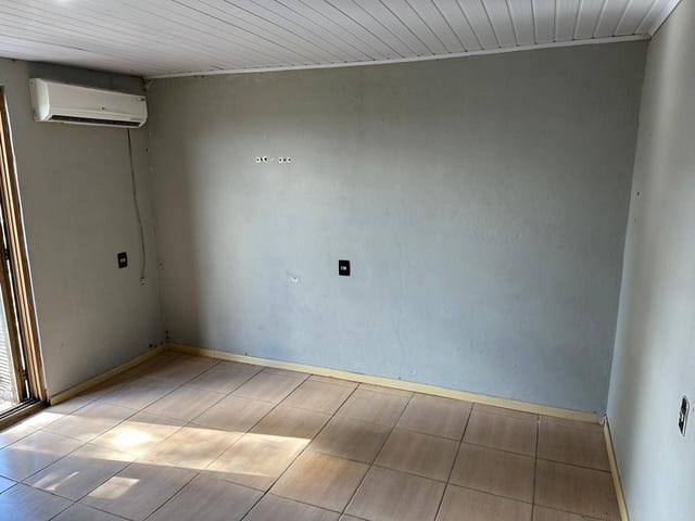 Casa com 190m² 2 quartos e 1 banheiro, à venda, no bairro Areal em Pelotas