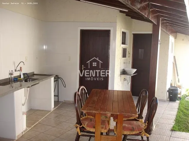 Casa com 333m² 3 quartos e 2 banheiros, à venda, no bairro Residencial São Charbel em Taubaté