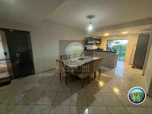 Casa com 250m² 3 quartos e 4 banheiros, à venda, no bairro Vossoroca em Votorantim