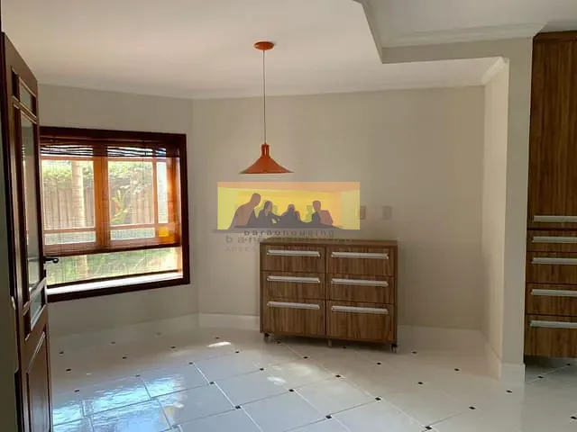 Casa com 800m² 4 quartos e 4 banheiros, à venda, no bairro Vila Hollândia em Campinas
