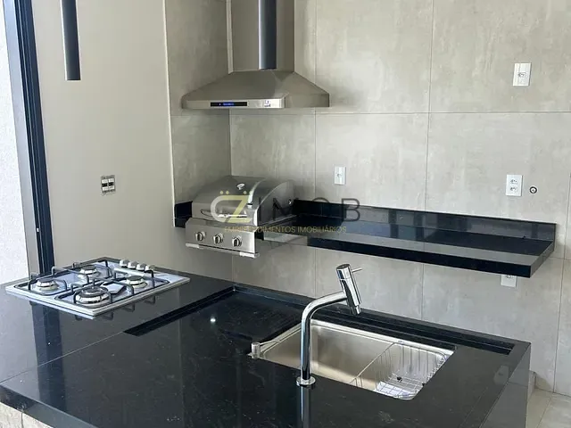 Casa com 250m² 3 quartos e 5 banheiros, à venda, no bairro Jardim Valencia em Ribeirão Preto