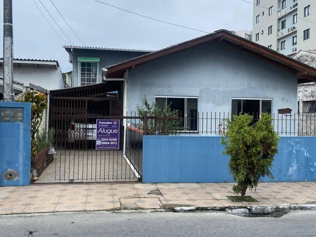 Casa 1 quarto e 1 banheiro, para alugar, no bairro São Vicente em Itajaí