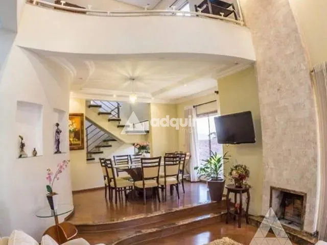 Sobrado 5 quartos e 2 banheiros, à venda, no bairro Stroparo em Irati