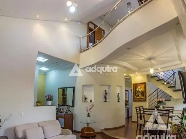 Sobrado 5 quartos e 2 banheiros, à venda, no bairro Stroparo em Irati
