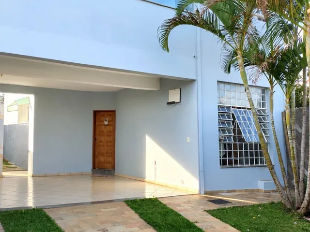 Casa 3 quartos e 2 banheiros, à venda, no bairro Jardim Campestre 1 em Lavras