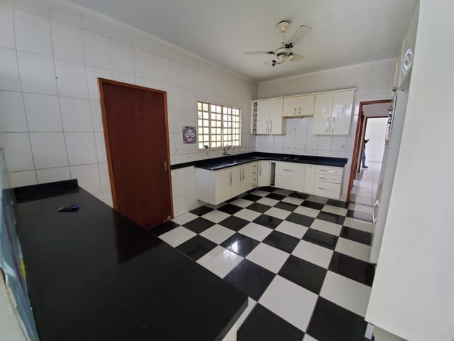 Casa com 150m² 3 quartos e 1 banheiro, à venda, no bairro Jardim das Monções em Taubaté