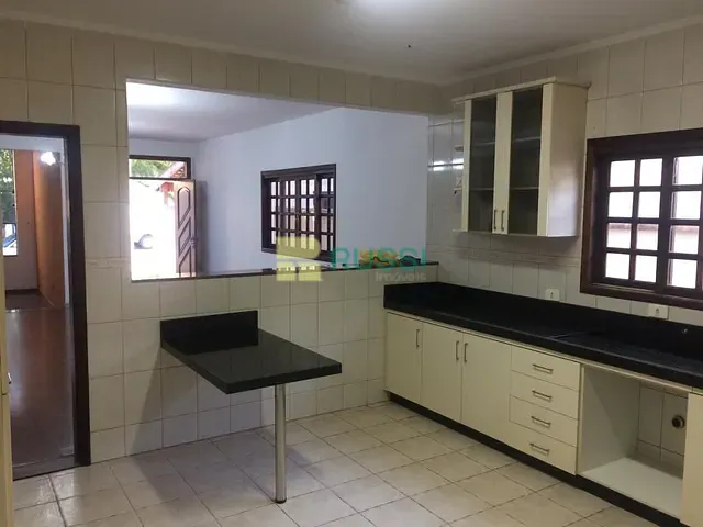 Casa com 252m² 3 quartos e 3 banheiros, à venda, no bairro Urbanova em São José dos Campos