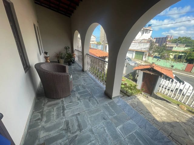Casa com 320m² 4 quartos e 3 banheiros, à venda, no bairro Morro São Jorge em Macaé