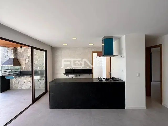 Casa com 275m² 3 quartos e 4 banheiros, à venda, no bairro Limoeiro em Camaçari