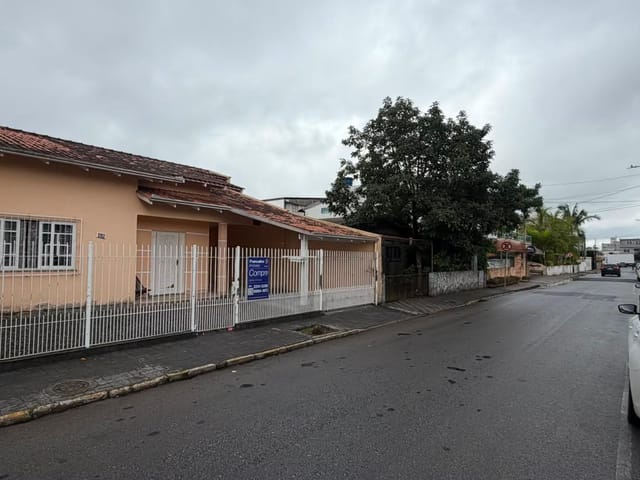 Casa 3 quartos e 2 banheiros, à venda, no bairro São Vicente em Itajaí