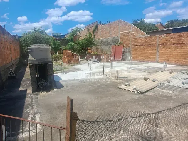 Casa 2 quartos e 1 banheiro, à venda, no bairro Acaiaca em Belo Horizonte
