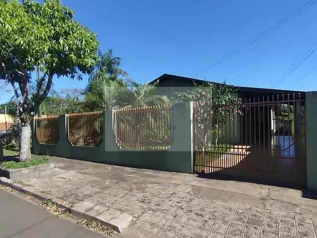 Casa 2 quartos e 2 banheiros, para alugar, no bairro Vila Operária em Rolândia