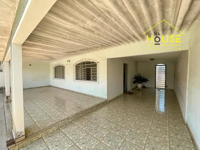 Casa com 250m² 3 quartos e 2 banheiros, à venda, no bairro Vila América em Votuporanga