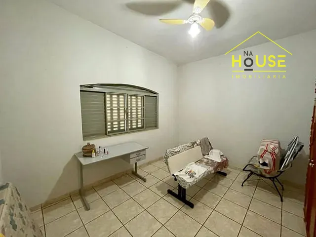 Casa com 250m² 3 quartos e 2 banheiros, à venda, no bairro Vila América em Votuporanga
