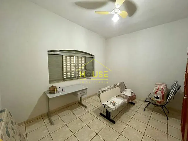 Casa com 250m² 3 quartos e 2 banheiros, à venda, no bairro Vila América em Votuporanga