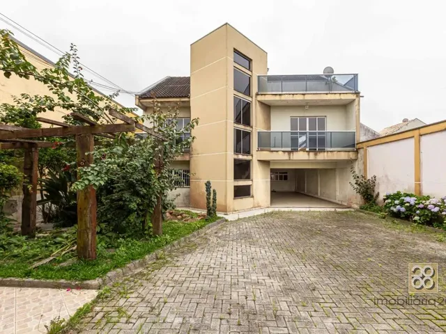 Casa 6 quartos e 6 banheiros, à venda, no bairro Pinheirinho em Curitiba