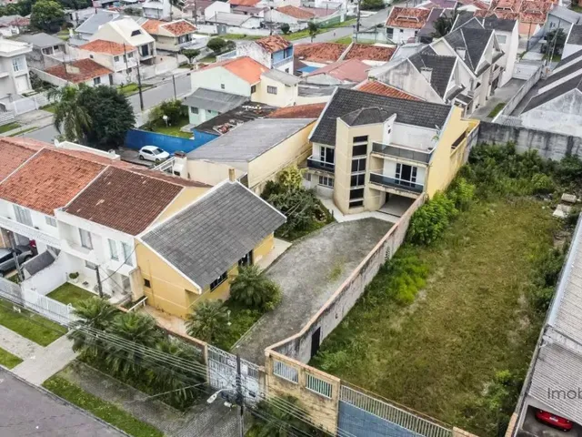 Casa 6 quartos e 3 banheiros, à venda, no bairro Pinheirinho em Curitiba