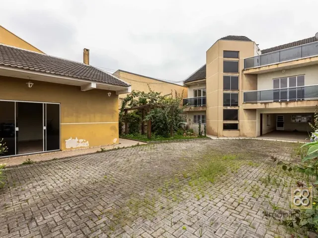 Casa 6 quartos e 6 banheiros, à venda, no bairro Pinheirinho em Curitiba