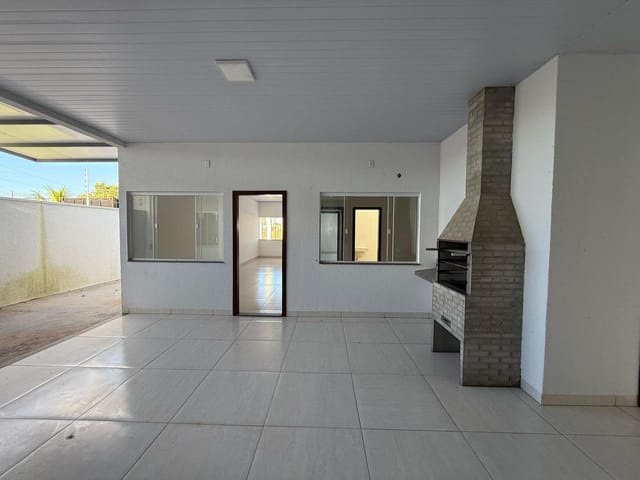 Casa com 300m² 2 quartos e 1 banheiro, à venda, no bairro Jardim Bougainville em Sinop