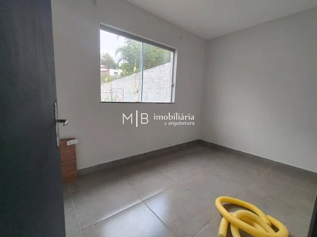 Casa 3 quartos e 2 banheiros, para alugar, no bairro Centenário em Lavras