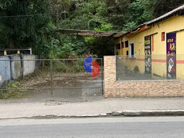 Conjunto comercial à venda, no bairro Centro em Magé