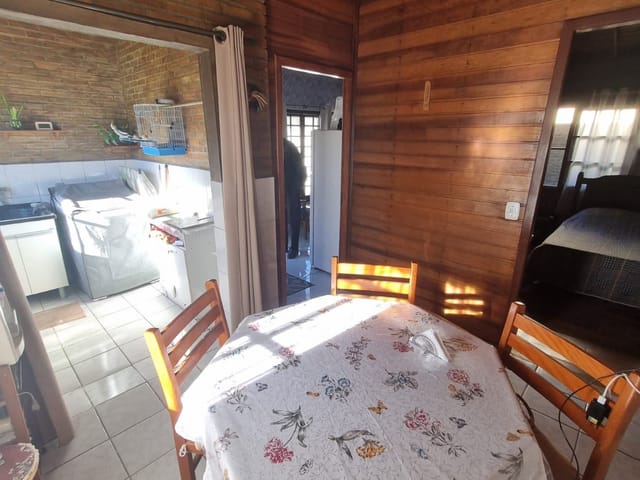 Casa com 130m² 2 quartos e 2 banheiros, à venda, no bairro Padre Reus em Pelotas