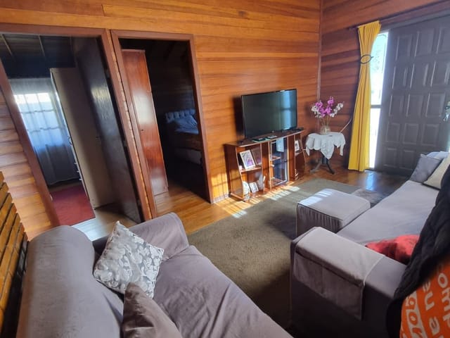 Casa com 130m² 2 quartos e 2 banheiros, à venda, no bairro Padre Reus em Pelotas