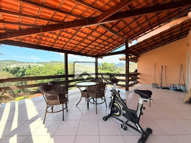 Casa com 420m² 4 quartos e 4 banheiros, à venda, no bairro Badu em Niterói