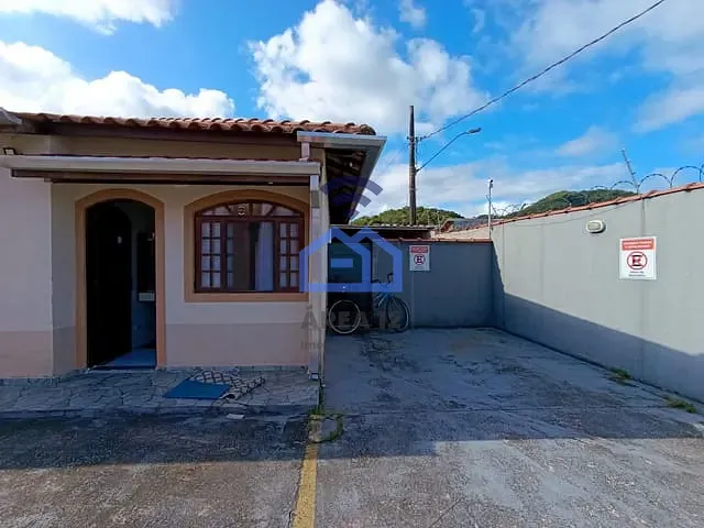 Casa com 113m² 2 quartos e 1 banheiro, à venda, no bairro Martim de Sá em Caraguatatuba