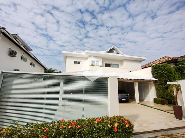 Casa com 824m² 5 quartos e 8 banheiros, à venda, no bairro Barra da Tijuca em Rio de Janeiro