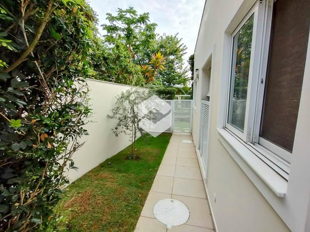 Casa com 824m² 5 quartos e 8 banheiros, à venda, no bairro Barra da Tijuca em Rio de Janeiro