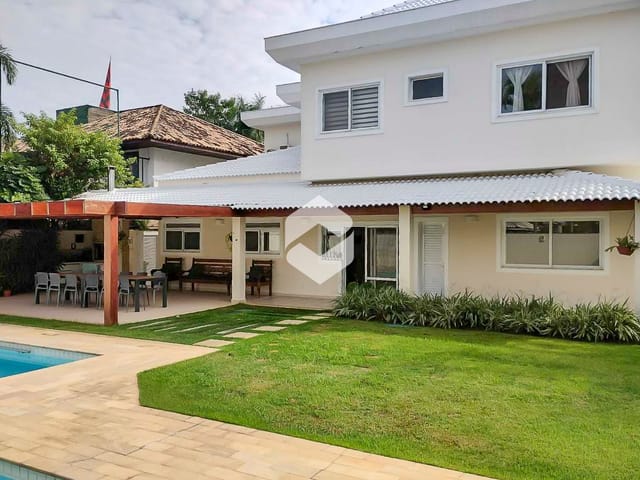 Casa com 824m² 5 quartos e 8 banheiros, à venda, no bairro Barra da Tijuca em Rio de Janeiro