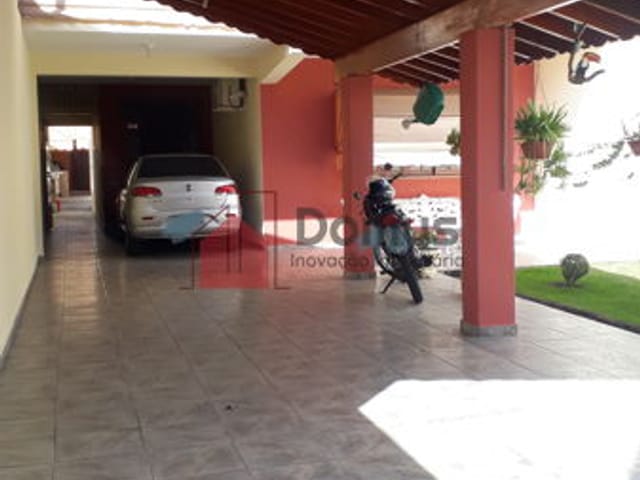 Casa com 392m², à venda, no bairro São Benedito em Pindamonhangaba