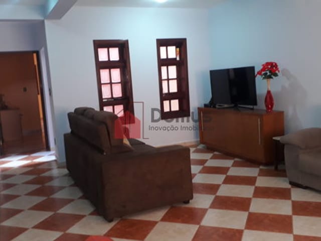 Casa com 392m², à venda, no bairro São Benedito em Pindamonhangaba