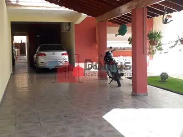 Casa com 392m², à venda, no bairro São Benedito em Pindamonhangaba