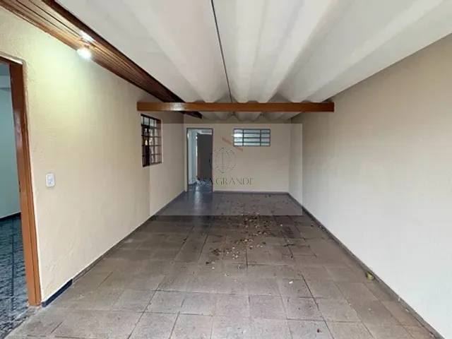 Casa com 308m² 2 quartos e 1 banheiro, para alugar, no bairro Jardim Arnaldo Busato em Rolândia