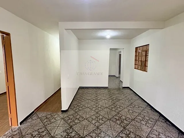 Casa com 308m² 2 quartos e 1 banheiro, para alugar, no bairro Jardim Arnaldo Busato em Rolândia