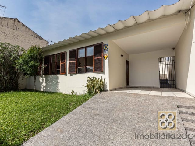 Casa 3 quartos e 2 banheiros, à venda, no bairro Tingui em Curitiba