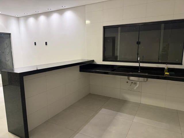 Casa com 300m² 3 quartos e 1 banheiro, à venda, no bairro Parque Amazonas em Sinop