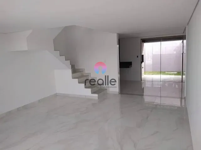 Casa com 166m² 3 quartos e 2 banheiros, à venda, no bairro Santa Monica em Belo Horizonte